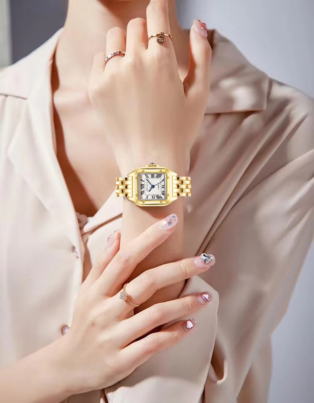UTHAI W125 New Fashion Casual  - đánh giá và giá Luxury Watch Cartier